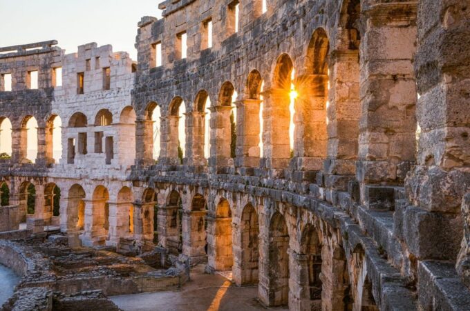 Romantic Joy in Pula – Walking Tour - Valerijin Park