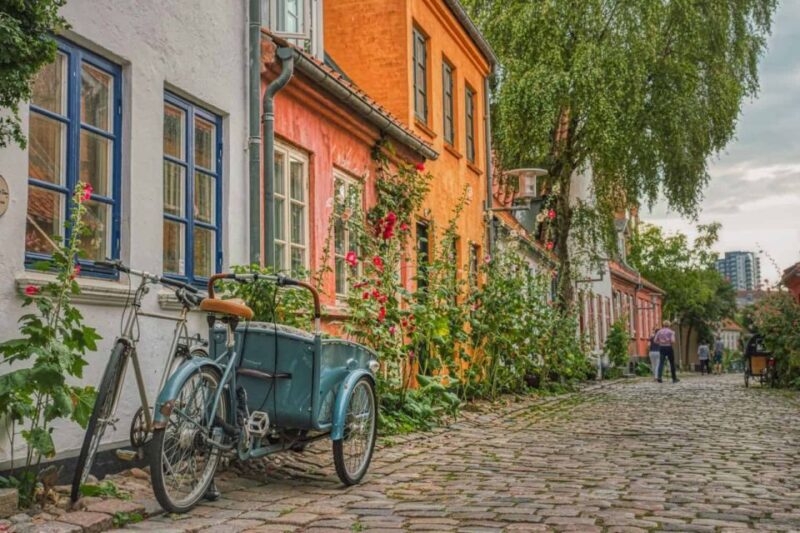 Romantic Magic in Aarhus – Walking Tour - Itinerary Details