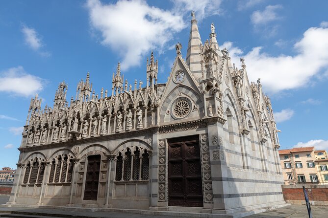 Romantic Pisa Quest Experience - Engaging Puzzles and Clues