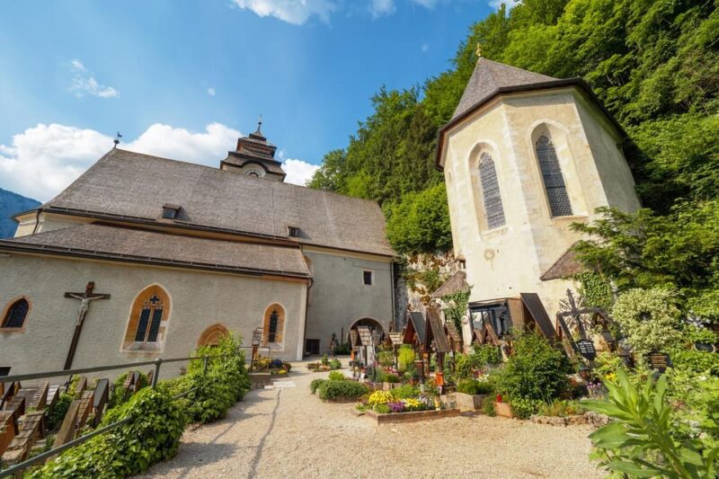 Romantic Scenic Walking Tour in Hallstatt - Exploring Market Square
