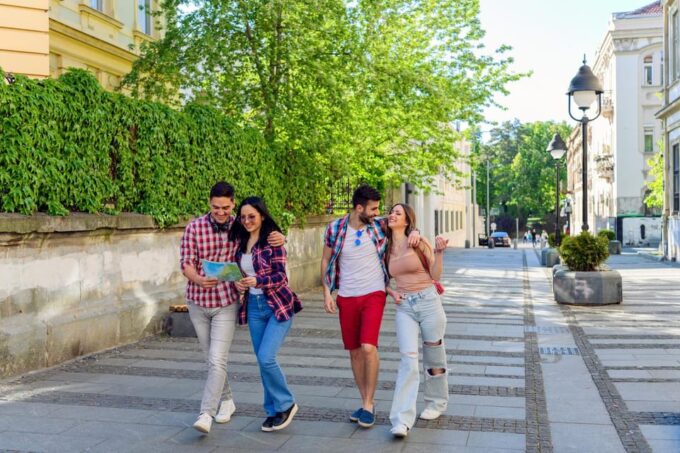 Romantic Scenic Walking Tour in Hallstatt - Immersive Experience