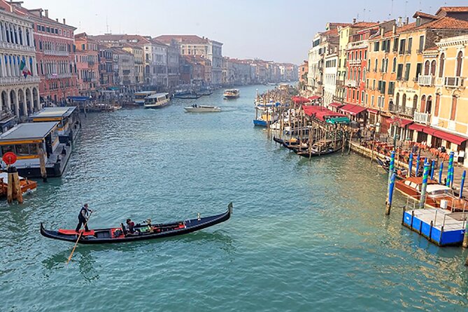Romantic Serenade Gondola Tour: Private Ride - Meeting Point and Directions