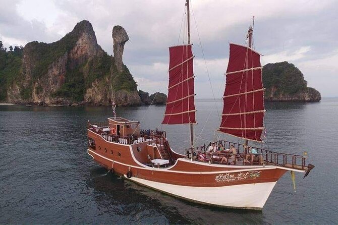Romantic Sunset and Seafood Dinner Cruise With Plankton Swimming - Itinerary and Highlights