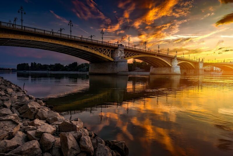 Romantic Tour Around Budapest for Couples - Key Points