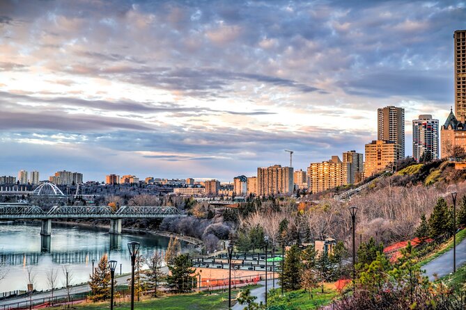 Romantic Tour Around Edmonton For Couples - Romantic Sights and Landmarks