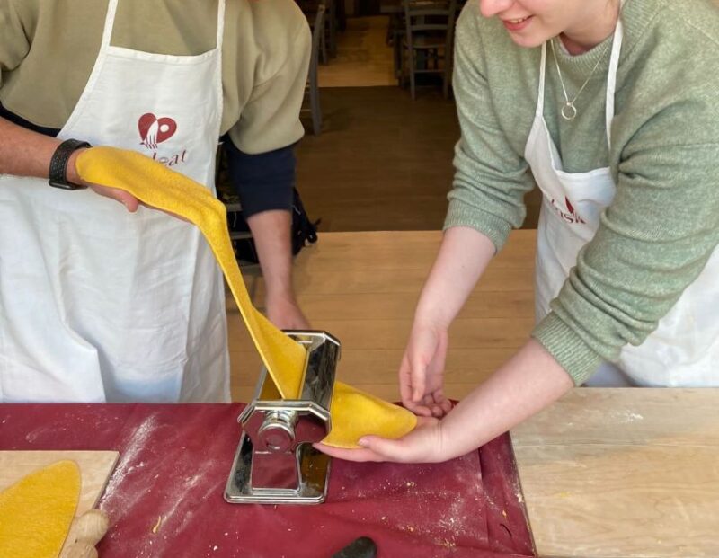 Rome: 1 Hour Pasta Making Class - Class Inclusions