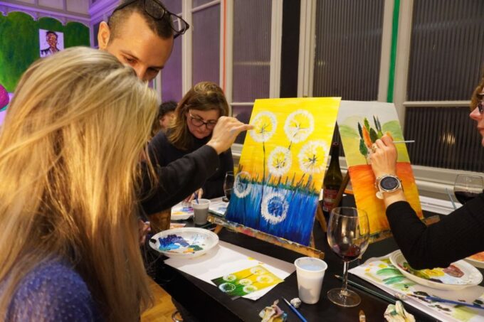 Rome: Afternoon Paint and Sip Experience - Painting and Sipping