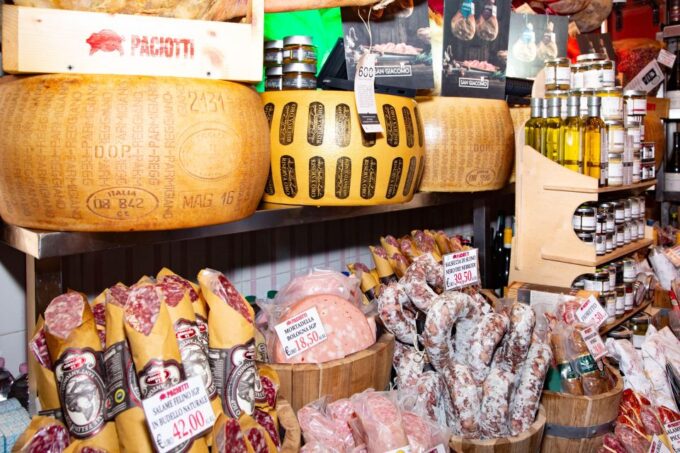 Rome: An Italian Aperitivo in Rome - A Local Experience - Meeting Point and Check-in