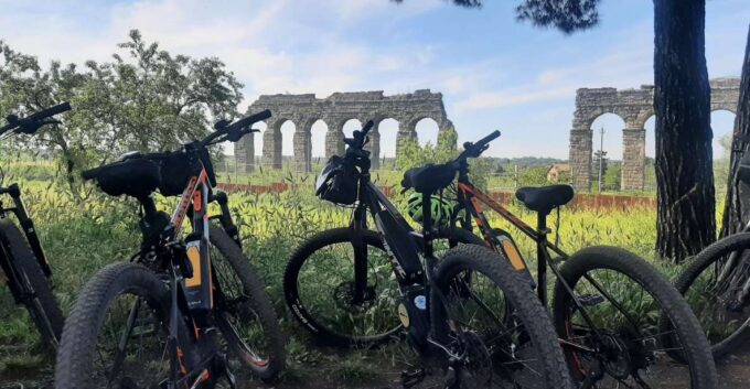 Rome: Appian Way Ebike Tour Aqueducts, Catacombs & Lunch Box - Visiting the Catacombs