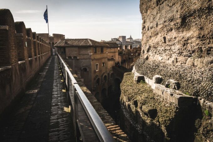 Rome: Castel Santangelo Guided Tour With Special Access - Historical Uses of Castle