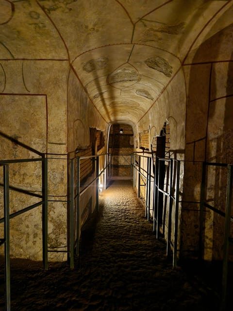 Rome: Catacombs Express ENGLISH Guided Tour - SKIP THE LINE - Since Your Asked