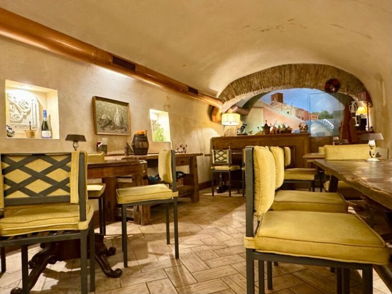 Rome: Chauffeured Tour by Night With Food Tasting and Wine - Key Points