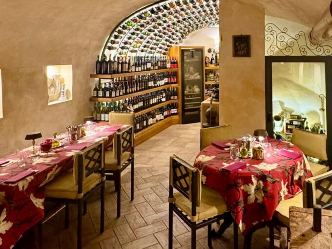 Rome: Chauffeured Tour by Night With Food Tasting and Wine - Inclusions and Exclusions