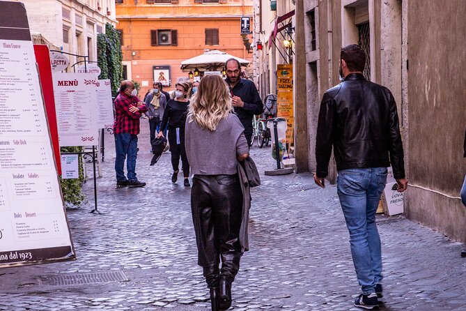Rome City Center Walking Tour in a Small Group - Expert Local Guides