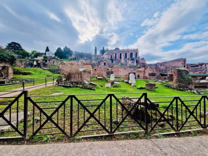 Rome: Colosseum Arena, Roman Forum, and Palatine Hill Tour - Frequently Asked Questions