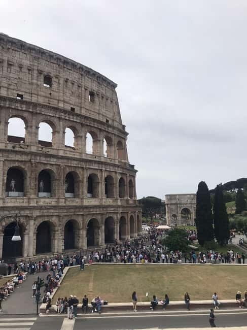 Rome: Colosseum, Forum & Palatine Hosted Entry Experience - Key Points