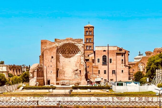 Rome: Colosseum, Palatine Hill and Roman Forum Guided Tour - Discovering Palatine Hill