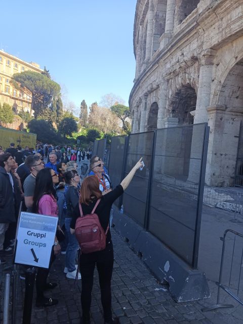 Rome: Colosseum, Palatine Hill, & Roman Forum Walking Tour - Meeting Point and Duration