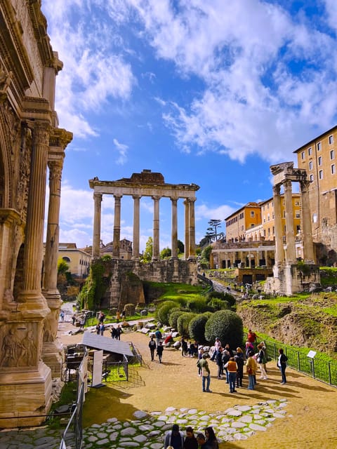 Rome: Colosseum, Roman Forum and Palatine Hill Guided Tour - Exploring Palatine Hill