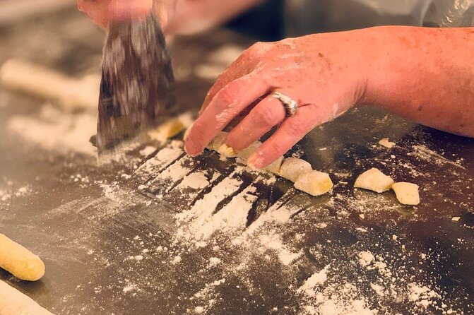Rome Cooking: Pasta & Tiramisu Making, Free-Flowing Fine Wine - Maximum Group Size and Accessibility