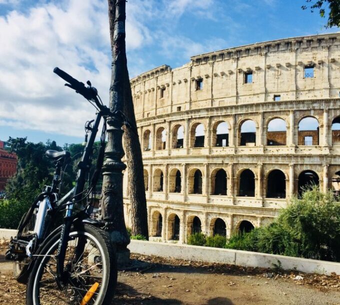 Rome: E-Bike Highlights Experience With Food Tasting - Scenic Neighborhood Discovery