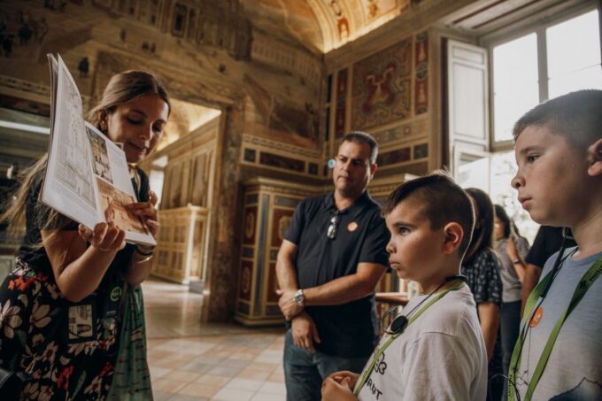 Rome: Early-Morning Vatican Museums and Sistine Chapel Tour - Meeting Point and Accessibility