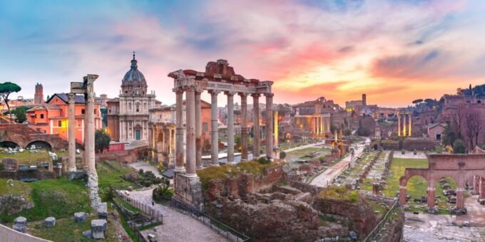 Rome: Express Walk With a Local in 90 Minutes - Small Group Experience and Intimacy