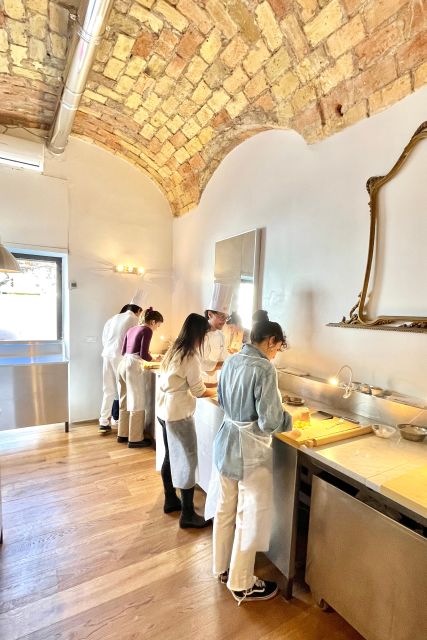 Rome: Five Shapes of Pasta Cooking Class With Meal - Key Points
