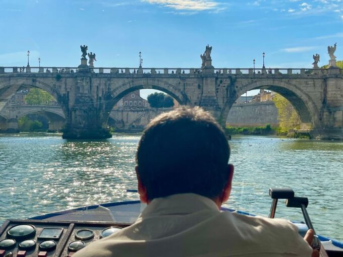 Rome: Food Tasting With Wine Pairing and Tiber River Cruise - Exploring the Tiber River Cruise