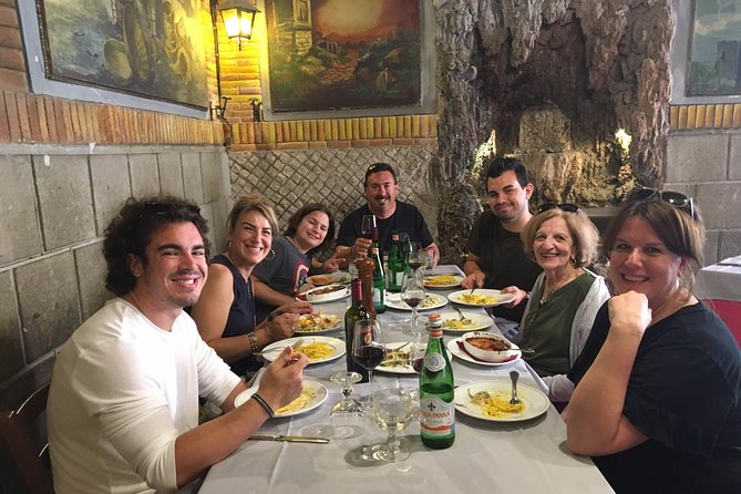 Rome: Food, Wine & Sightseeing Around Pantheon and Campo Dè Fiori Market - Discovering Local Wines