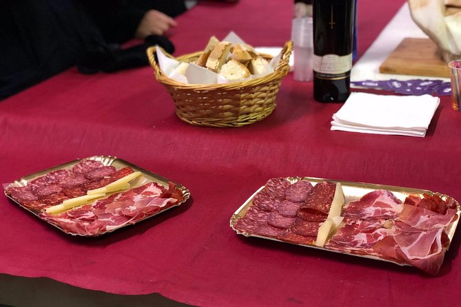 Rome: Food, Wine & Sightseeing Around Pantheon and Campo Dè Fiori Market - Admiring Architectural Wonders