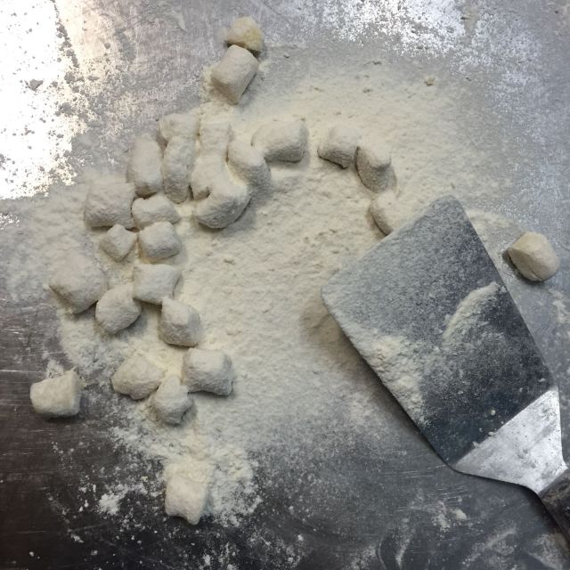 Rome: Fresh Pasta and Tiramisu Making Class With Fine Wine - Key Points