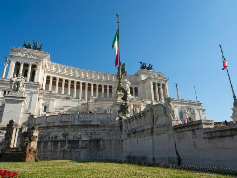 Rome: Guided Running Tour With Photos and Cappuccino Stop - Experience the Blend of Fitness and Culture