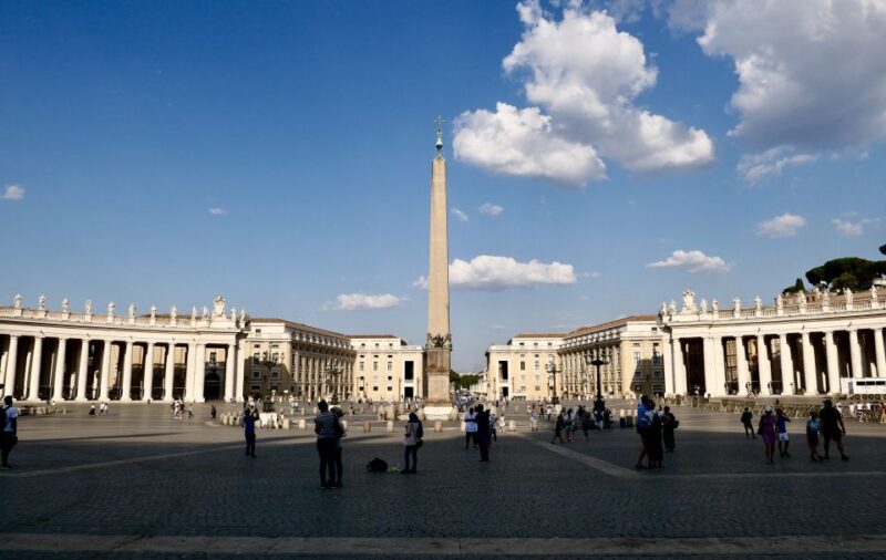 Rome: Guided Tour of St. Peters Basilica With Dome Climb - Meeting Points and Language Options