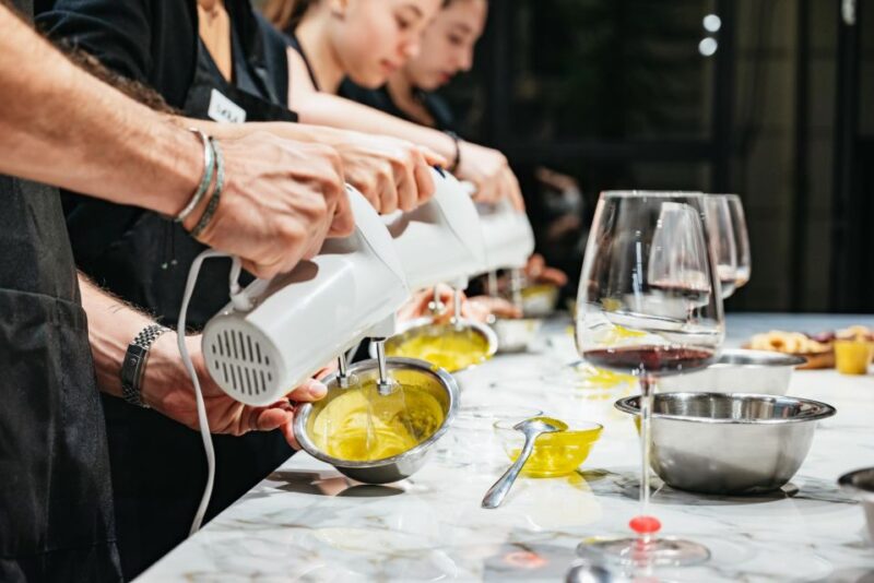 Rome: Homemade Pasta & Tiramisu Small Group Cooking Class - Class Content and Experience