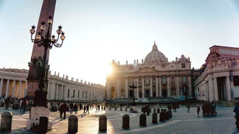 Rome: In-Depth St. Peters Basilica Tour With Tour Guide - Key Points