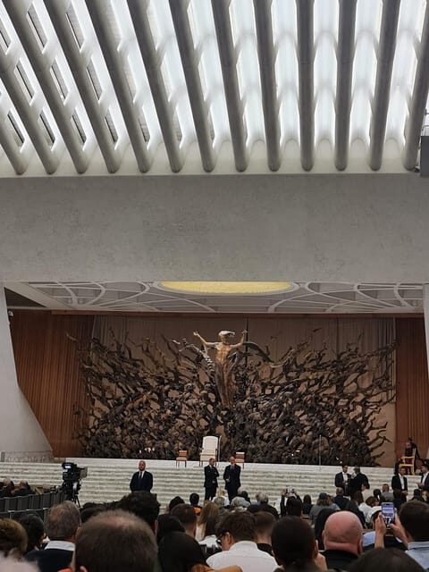 Rome: Papal Audience Tour With Reserved Access - Tour Duration and Meeting Point