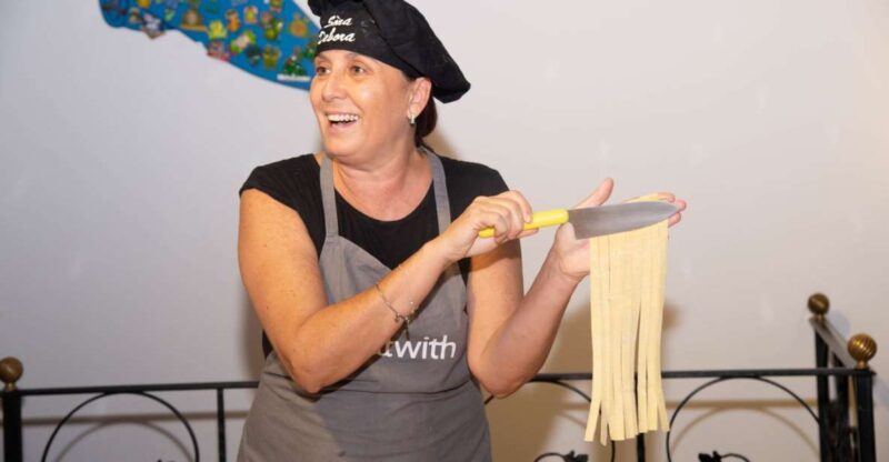 Rome: Pasta and Tiramisu Shared Cooking Class With Wine - Key Points