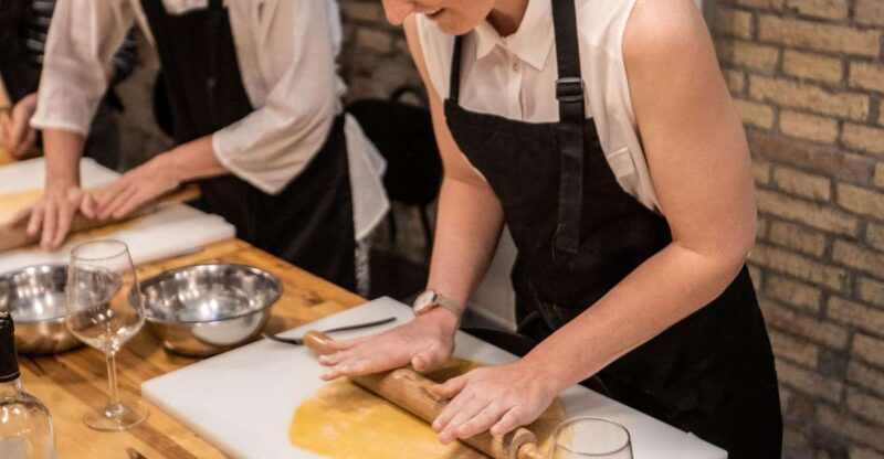 Rome: Pasta Cooking Class Basic in the Kitchen of Mamma - Activity Overview