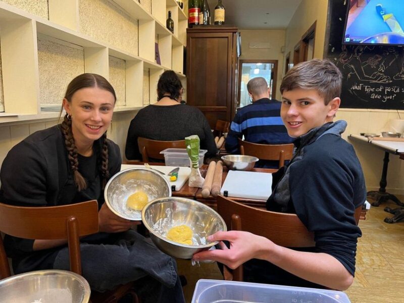 Rome: Pasta Cooking Class Basic in the Kitchen of Mamma - Meeting Point and Reviews