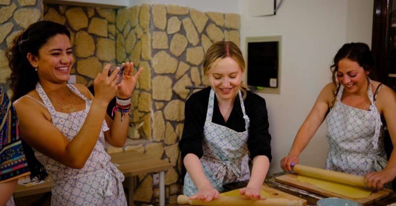 Rome: Pasta Cooking Class With Spritz Cocktails - Key Points