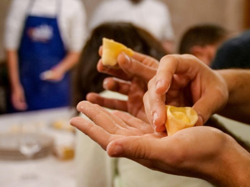 Rome: Pasta Making Experience in a Trasteve Villa - Culinary Journey