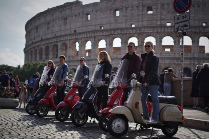 Rome: Photo Tour by Vespa Scooter - Professional Guides and Photos
