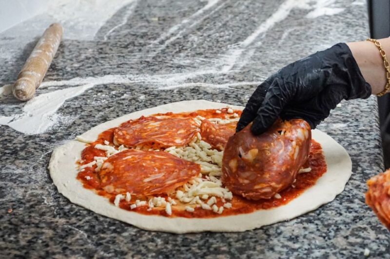 Rome: Pizza and Tiramisu Cooking Class in Piazza Navona - Class Location and Meeting Point
