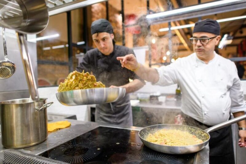 Rome: Roman Restaurant Dining Experience With Food and Wine - Key Points