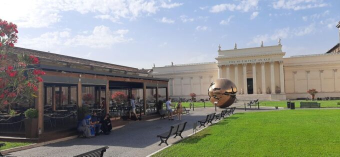 Rome: Sistine Chapel Evening Tour With Skip-The-Line Access - Crowd and Climate Considerations