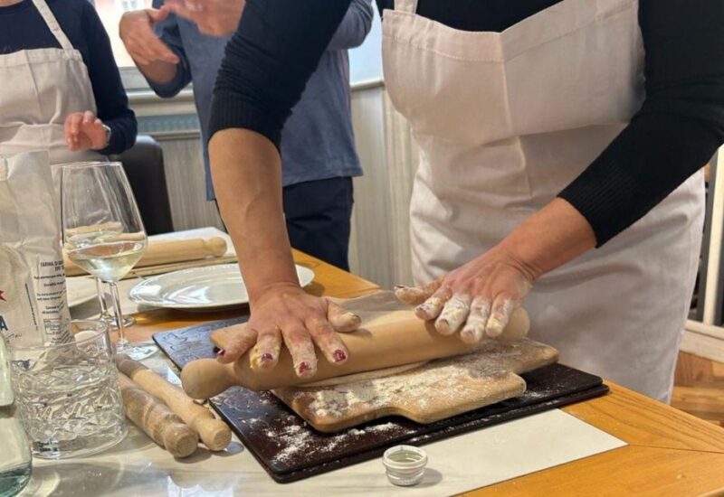 Rome: Small Group Pasta Cooking Class Near Piazza Navona - Key Points