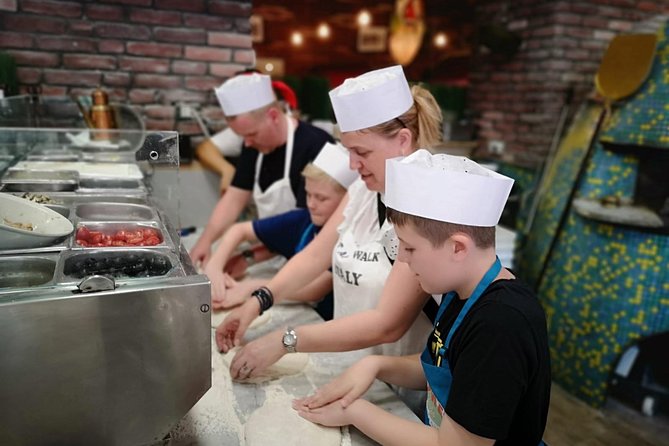 Rome Small-Group Pizza-Making Class - Expert Instruction