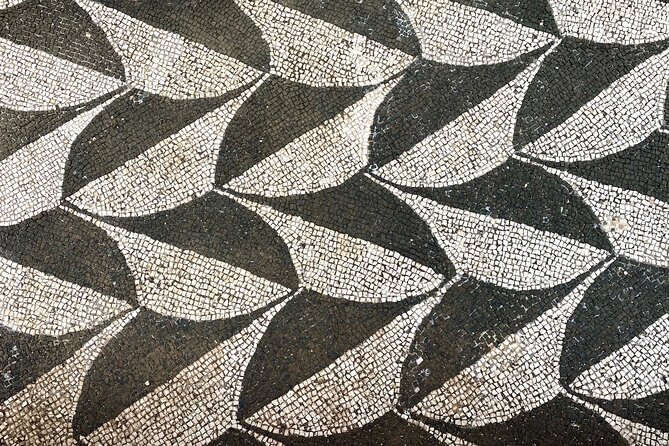 Rome: Small-Group Tour of Caracalla Baths and Circus Maximus - Exclusive Photo Opportunities