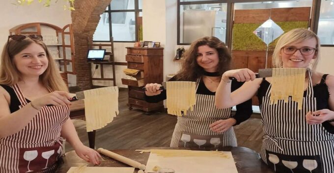Rome Spanish Steps, Pasta &, Tiramisù Cooking Class W/ Wine - Class Amenities and Features